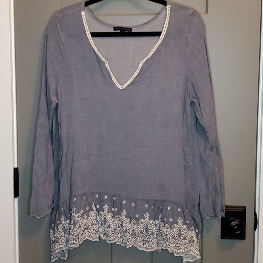 Ladies eyelet trim blouse super cute